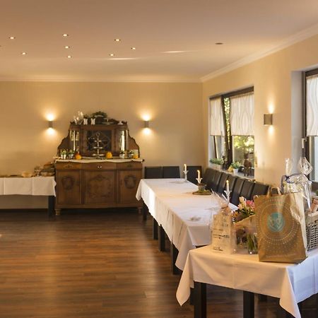 Hotel Restaurant Haesfeld Überherrn Eksteriør billede